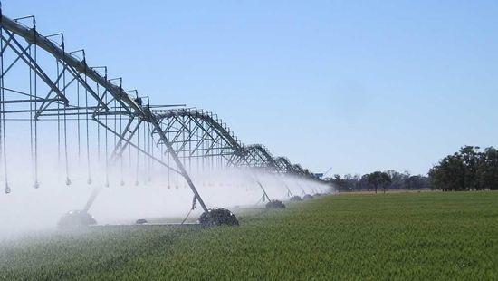 使用较少的灌溉水达到最好的生产效益和经济效益,随着世界水资源的