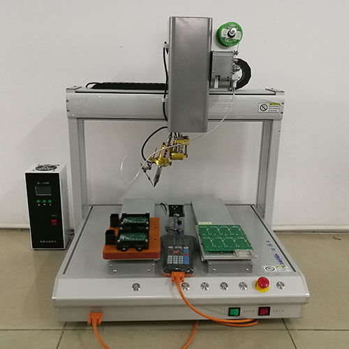 喷三防漆设备北京厂家价格服务至上,实现自动化点胶机一种设备 铭创智能装备
